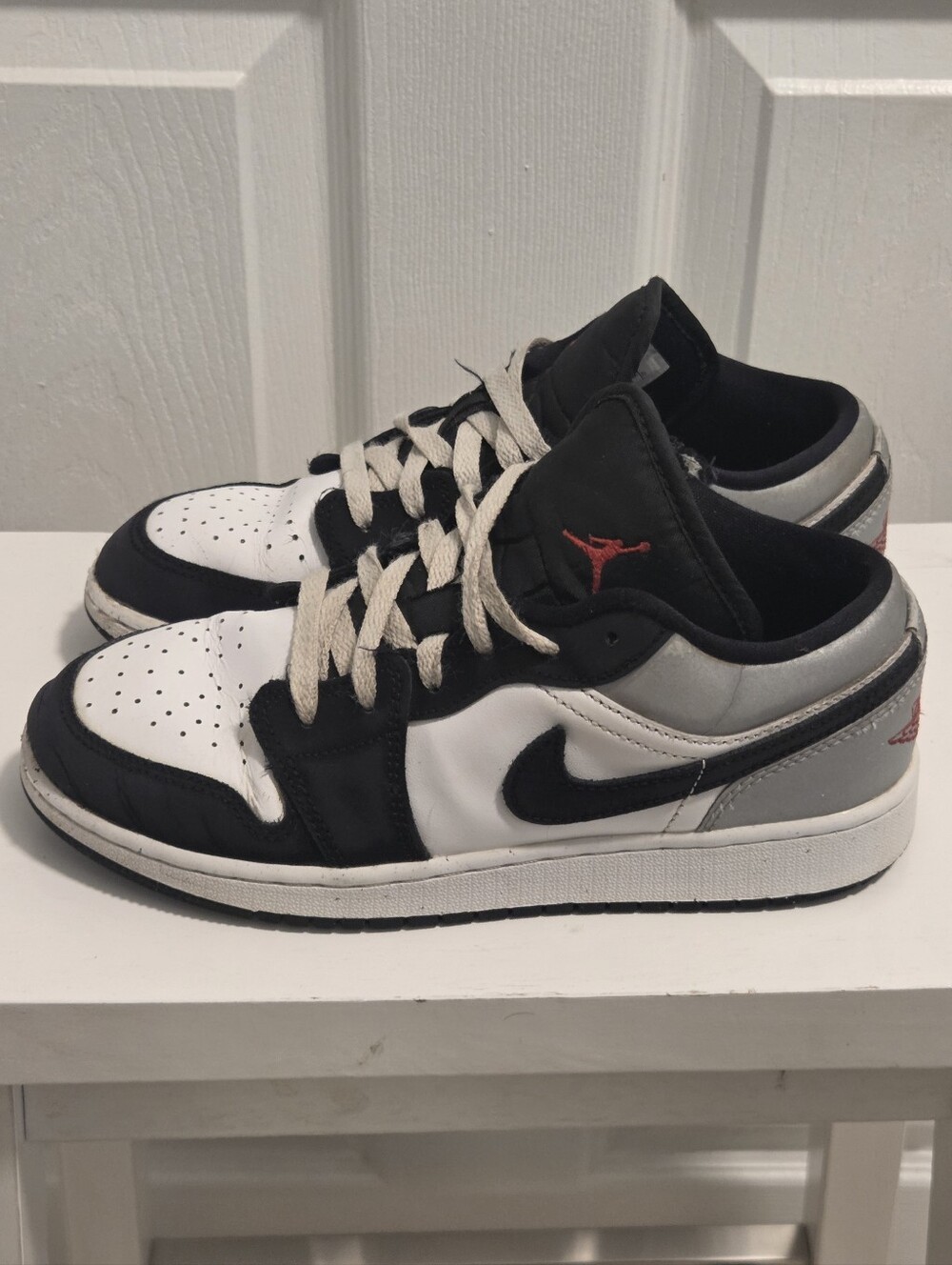 Nike Air Jordan 1 Low - Youth Size 5Y Unisex